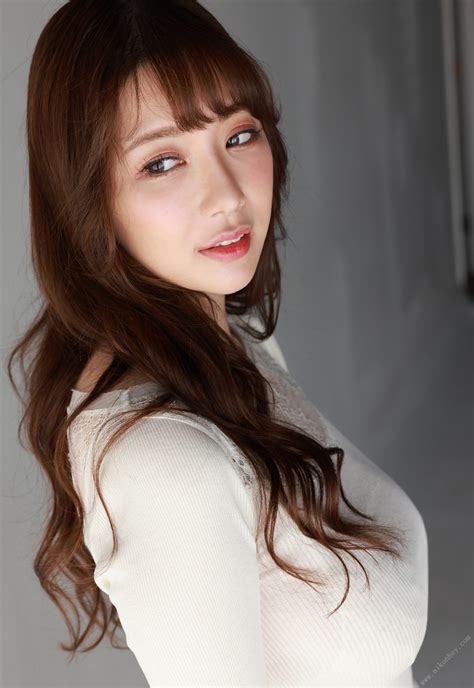 Rara Anzai, formerly known as Shion Utsunomiya (宇都宮しをん) or RION, is a Japanese AV actress active since 2013.